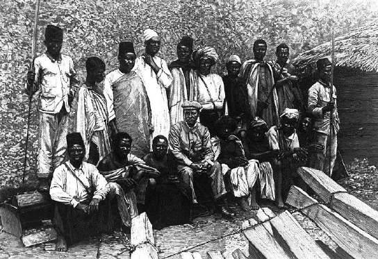In opdracht van een regionale koning beklimt een groep mannen Kibo om het kostbare zilver van de top van de berg te halen.