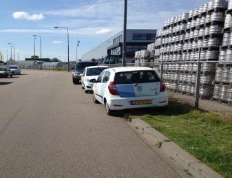Boksheuvelstraat Auto s geparkeerd in berm van de weg (gevaarlijk