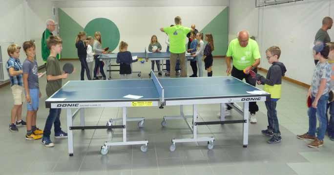 Jaarlijkse initiatie Reeds begin september contacteerden wij turnleraar Jo Temmerman om af te spreken voor een initiatie-uurtje tafeltennis voor zijn leerlingen, een alternatieve turnles.