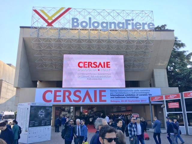 Bezoekverslag Cersaie tegelbeurs Bologna, september 2017. Ook dit jaar vond in de laatste week van september de grootste tegelbeurs ter wereld plaats in Bologna.