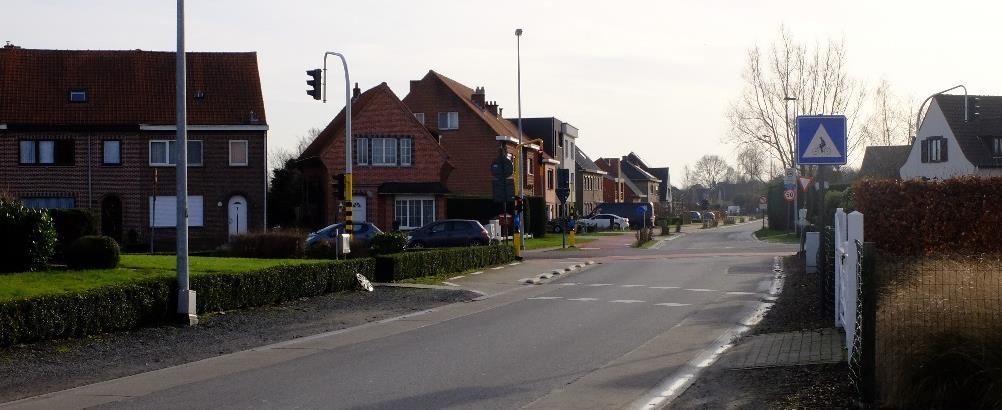 Wordt binnenkort heraangelegd met centrale oversteek voor fietsers Segment