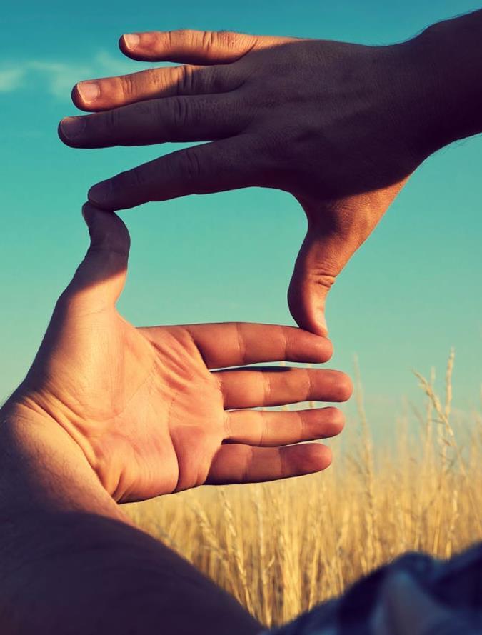 Wie zijn wij? fluent Inzicht. Visie. Lef. Inzicht. Visie. Lef, dat is wat de zorg nodig heeft om voldoende flexibiliteit en continuïteit te borgen in het continu veranderende zorglandschap.