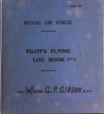 MUSEUMSTUK Deze keer een kopie van het logbook van Wing Commander Guy Gibson.