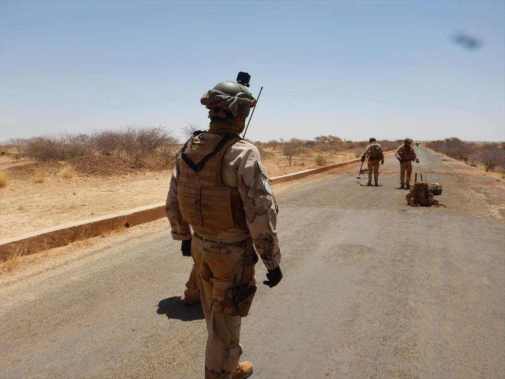 4 Samenvatting intranet Weekoverzicht Defensieoperaties 21 maart 2018 12:00 Het Immediate Response Team van de lange-afstandsverkenningstaakgroep in Mali werd 3 keer ingezet, waarvan 2 keer