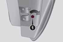 portiervergrendeling/-ontgrendeling op het dashboard; of steek de metalen baard van de contactsleutel in het slot van het voorportier; of trek aan de binnenhandgreep van het portier.