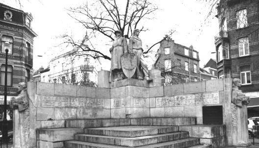 Monument voor de doden van Molenbeek De vorm en samenstelling van het monument 1) Uit welke verschillende delen bestaat het monument? Kruis aan.