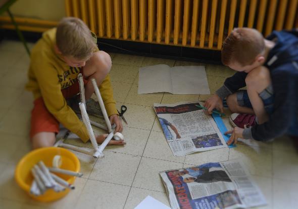 ! Projectdag 1 Donder en bliksem Onderzoek Hoe reist geluid en licht door de ruimte?