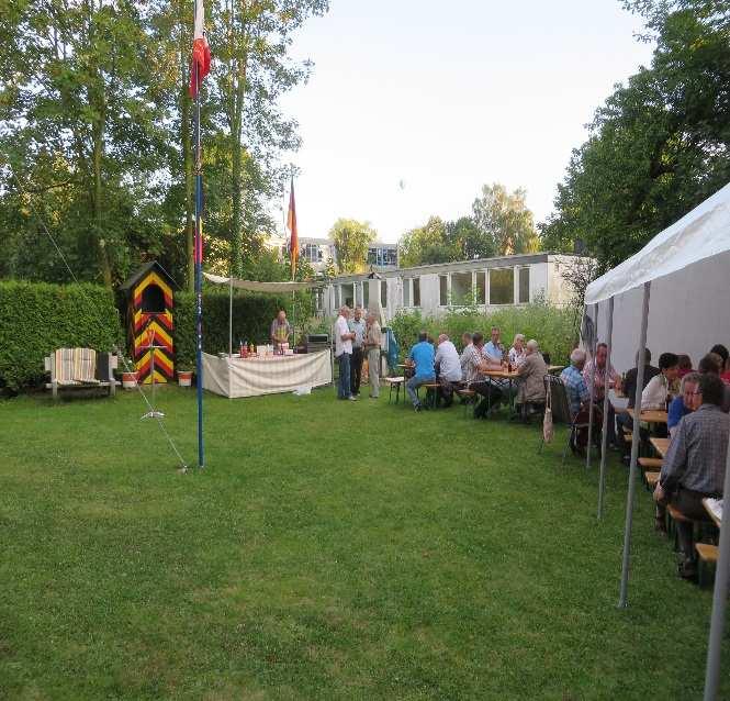 Samen met de Grill-Meester en het dienstdoende personeel hopen wij jullie, tijdens prachtig zomerweer, te mogen begroeten met lekker eten en een frisse pint in ons mooi clubhuis in de