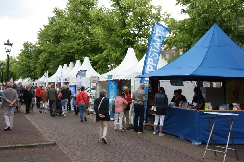 Dus de volgende dag gao-k maer weer op de snörfietse naor Kampen en naost een twiede en därde bezuuk an de Koggewärf an de Butenaven van Kampen wo-k ook t Stadspärk met een bezuuk vereren en ondeweg