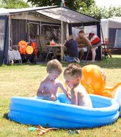 Eiland Aquatura: overdekt zwembad met glijbanen en waterspeeltuin 4. Spectaculaire watersporten 5.