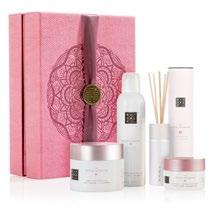 ritual of SAKURA RENEWING ritual 29,50 Douchescrub 125 gr Doucheschuim 200 ml Bodycrème 70 ml Handzeep 300 ml