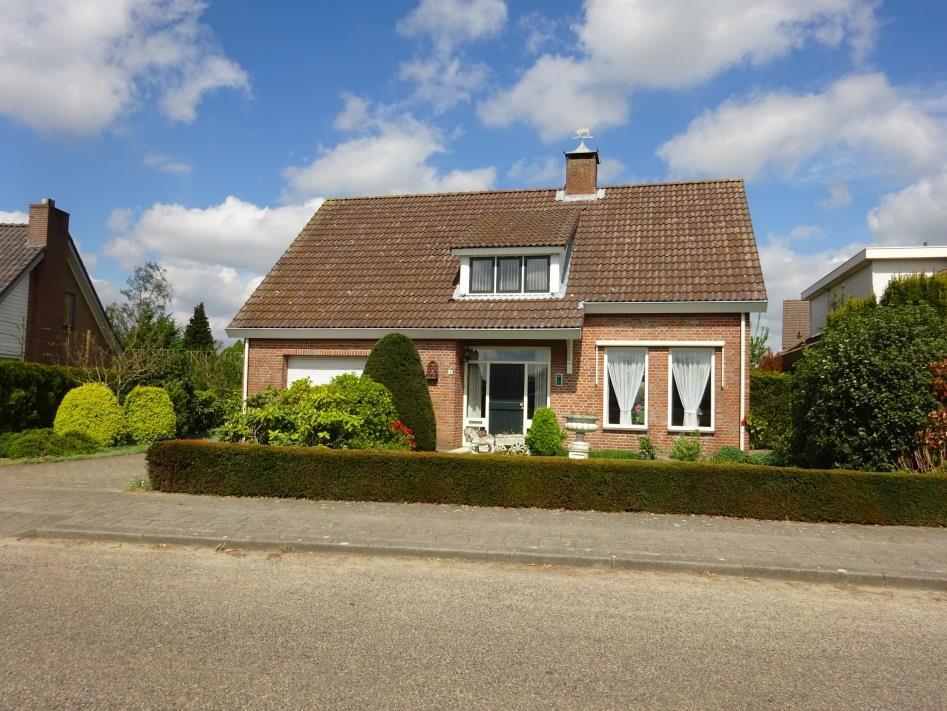 Woning De vrijstaande woning heeft een totale inhoud van ca.