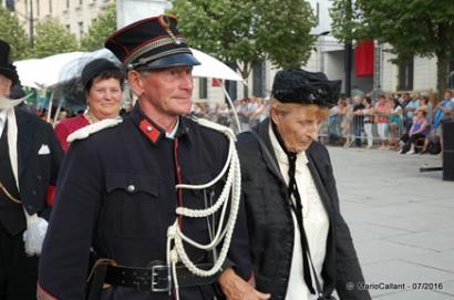 Bal 1900, een schot in de roos! 24 juli 2016 een terraske doen.