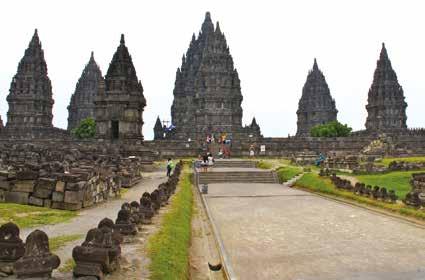 Dieng Plateau Gevel Taman Sari Prambanan Batik en zilverwerkplaatsen Kraton Yogyakarta Borobudur Bezoek aan de plaats Solo Batik werkplaats Kraton Solo 4 dagen Yogyakarta & Wonosobo Dag 1 Yogyakarta