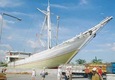 Onderweg maakt u eerst een stop bij Sunda Kelapa de oude haven van Jakarta.