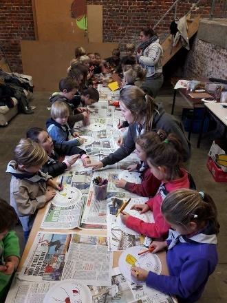 studeren en geen tijd hebt er te staan. Geen scouts dus. In de maand juni mag dat al nekeer, 2 avondvergaderingen in dezelfde maand geven.