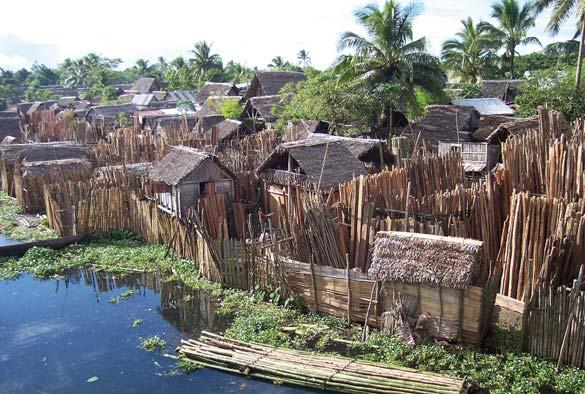 PROTOS in het Zuiden 25 Dirk Dirix Madagaskar: wijk in Tamatave (Toamasina).