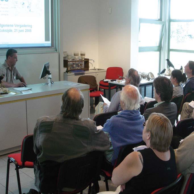 Bewustmaking, engagement en politieke verantwoordelijkheid zijn dan ook domeinen waarop PROTOS werkt vanuit het thema water en ontwikkeling. De educatieve werking beoogt twee doelgroepen.