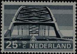 Rotterdam en Nederlandse postzegels (1) Bruggen in Rotterdam Erasmusbrug (de zwaan) Deze brug is ontworpen door Ben van Berkel en opgeleverd in 1996.