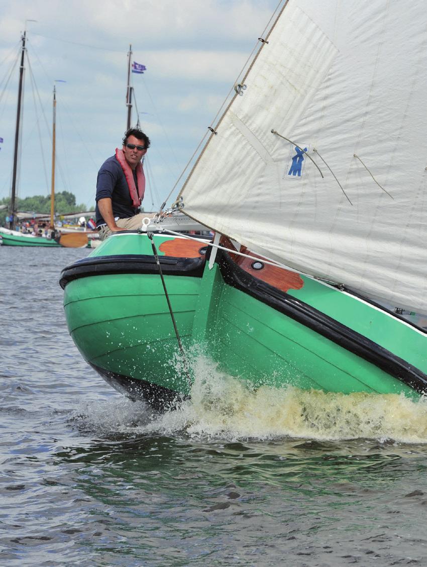 I n het hart van ederland ligt een fantastisch watersport- en natuurgebied: de Loosdrechtse Plassen.