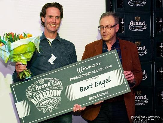 WINNAAR BRAND BROUWWEDSTRIJD De Brand bierbrouw wedstrijd wordt jaarlijks met medewerking van PINT georganiseerd. Winnaar dit jaar is Bart Engel uit Eemnes.