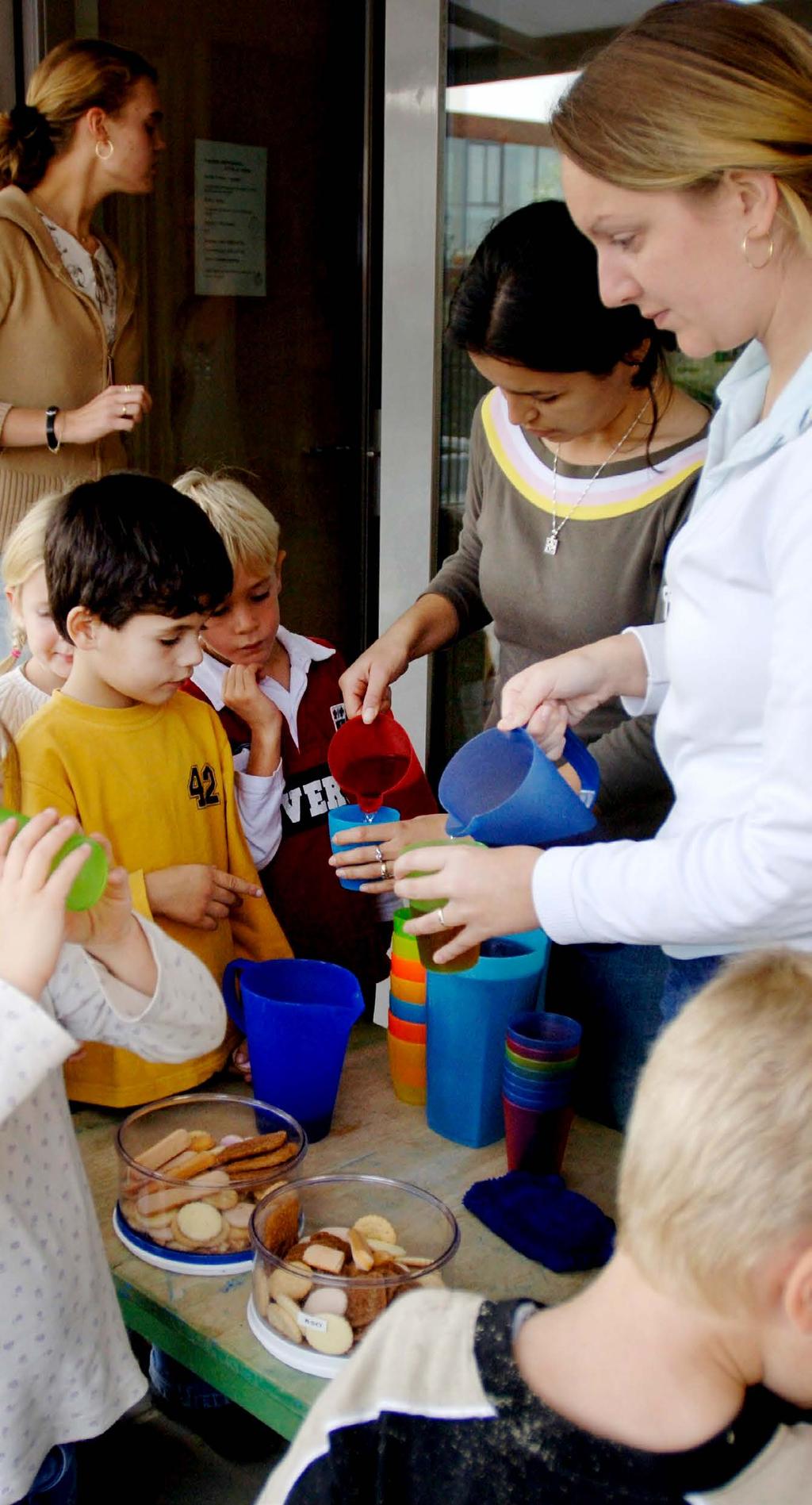 2Sector kinderopvang In dit hoofdstuk schetsen we een beeld over de sector kinderopvang en de ontwikkelingen in deze sector in de afgelopen drie jaar.