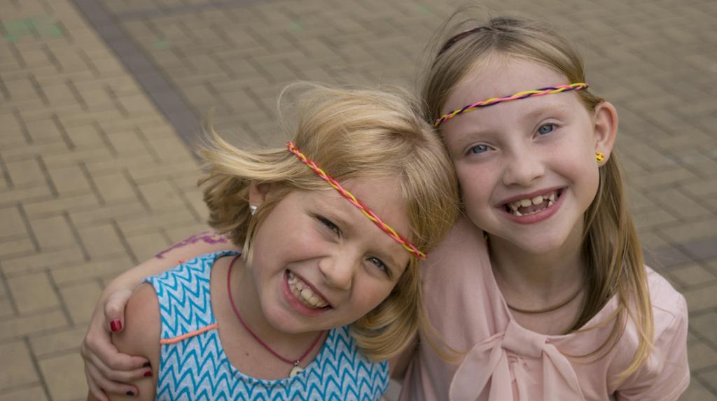 SPORTDIENST Zomersportkampen De sportdienst organiseert sportkampen voor kinderen vanaf 4 jaar. Er wordt aan alle sportieve (b)engeltjes gedacht met een programma vol sport en spel. Vanaf 4 jaar.