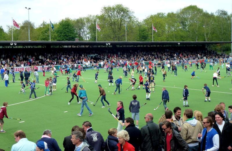 WAGENERSTATION EN SPORTPARK Het Wagener-stadion is hèt hockeystadion van Nederland. Het stadion is gelegen in het Amsterdamse Bos wat grotendeels op Amstelveens grondgebied ligt.