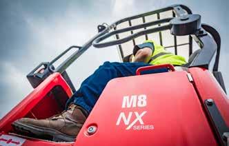 Met een hefvermogen tot 3500 kg kan de M8 NX ladingen snel en veilig verplaatsen zelfs op het meest uitdagende terrein.