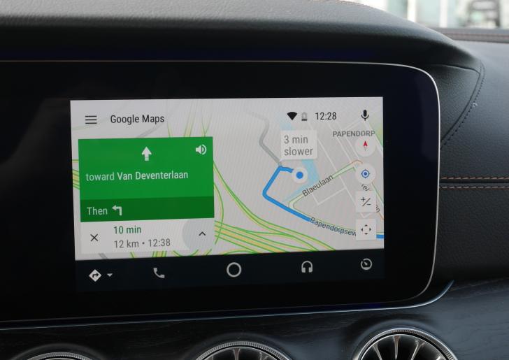 In de praktijk zijn vaak meerdere pogingen nodig voordat de auto en de Android-telefoon samenwerken. Daarbij valt op dat de implementatie van Android Auto per automerk verschilt.