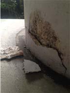 betonnen draagconstructie van de garage Conditie 2 2811 Kolom beton entree rechter zijvleugel Loszittend,