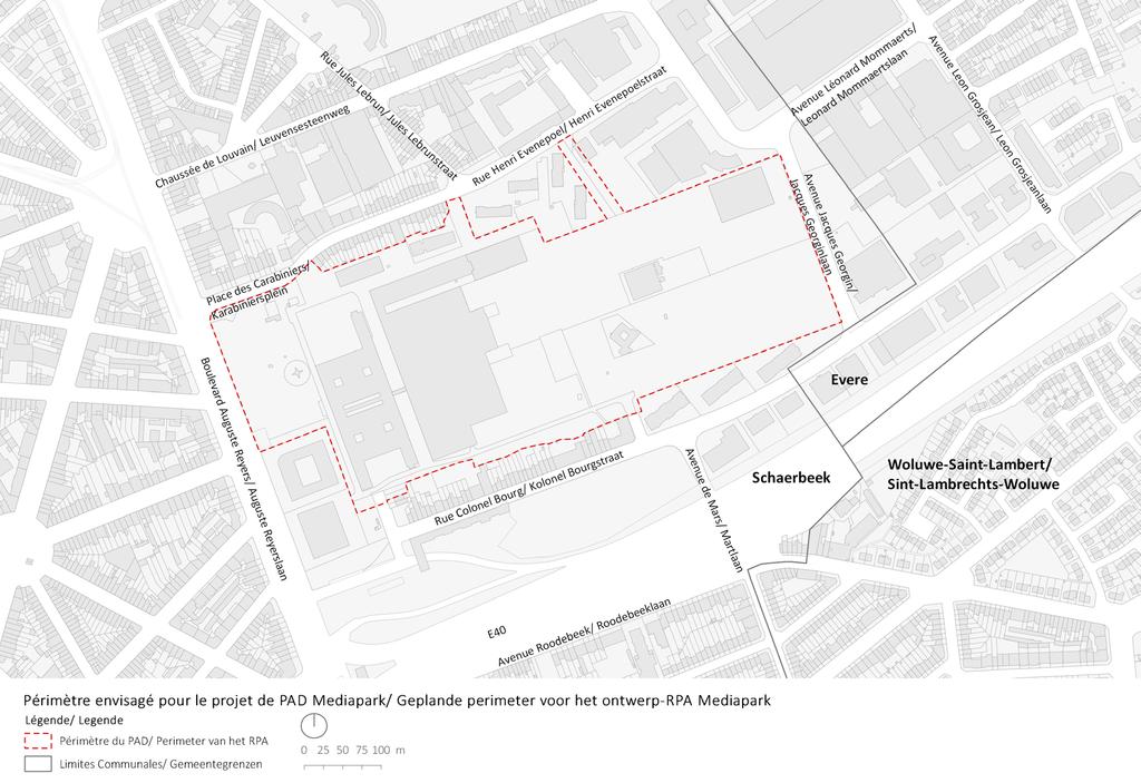 In het noorden wordt hij afgebakend door de grens van de eigendom van de VRT, door de achterkant van de percelen van nr.