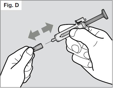 Stap 5. Verwijder de beschermdop Houd de spuit niet vast bij de zuiger terwijl u de beschermdop verwijdert.