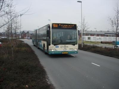 Verkeersonderzoek Belangrijkste knelpunten Knelpunt 4: Snelheid auto s en bussen op de Zambezilaan Er rijden grote gelede bussen op de Zambezilaan.