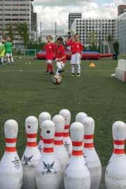 ) kinderen; jongens, meisjes, voetballers en niet-voetballers, AFC ers en leden van andere sportverenigingen; iedereen is welkom!