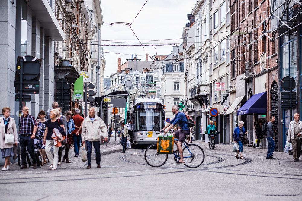 Circulatieplan en Parkeerplan bereiken hun doel: meer verkeersveiligheid en leefkwaliteit in Gent. Bijsturingen zorgen voor verbetering. Op 3 april 2017 startte het Circulatieplan in Gent.
