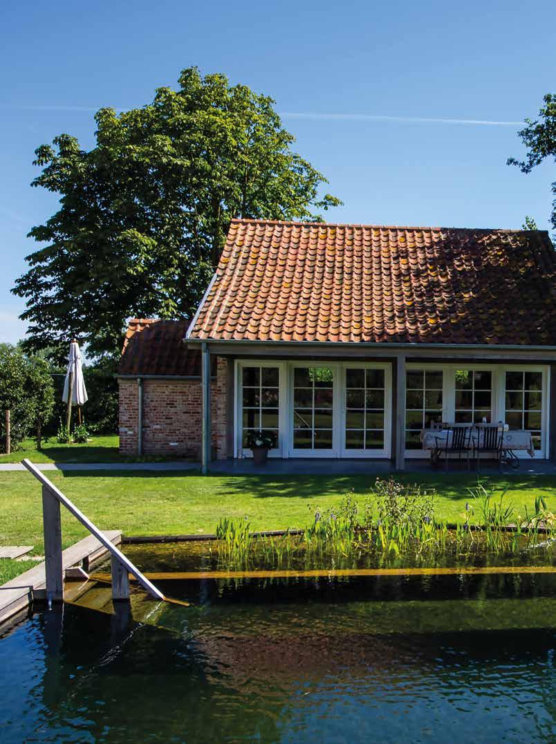 DE ZWEMVIJVER In harmonie met de natuur en het milieu Het verlangen naar harmonie en rust wordt met een BIOTOP zwemvijver