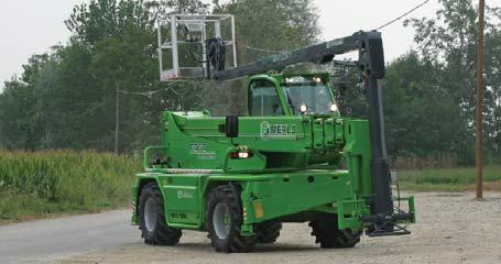 Dankzij de hydraulische rotatie rond de verticale as van veel Merlo werkplatforms kan er