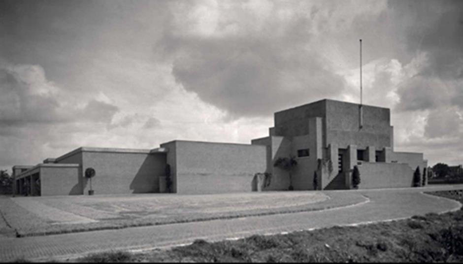 geheel of gedeeltelijk met vrijwilligers een buitenbad runnen. Op 6 september was er een presentatie voor de Vereniging Haerlem.