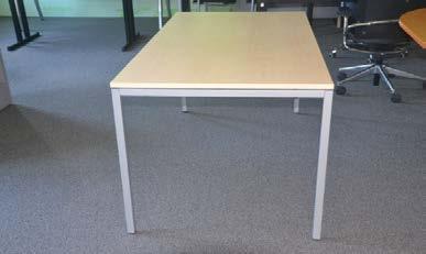 BUREAUS/VERGADERTAFELS Kantoor achter links 24 Tafel