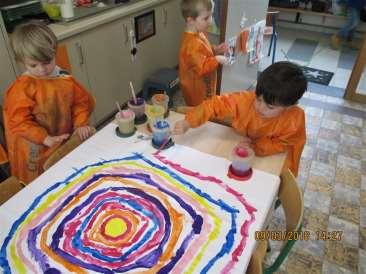 Kunst met de grote K van Kleuterschool Bij de 2,5- en 3-jarige kleuters