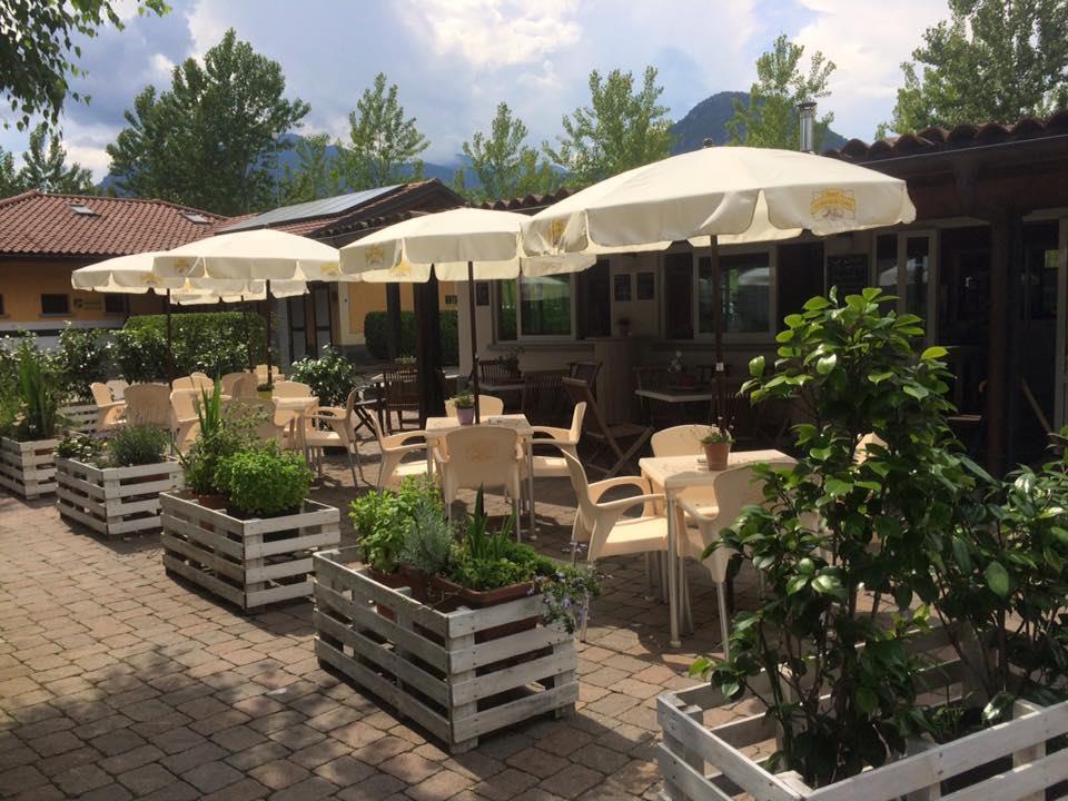 CAMPING VILLAGE CONCA D ORO Ontspanning en een warm welkom treft u bij Mama's Restaurant & Wine