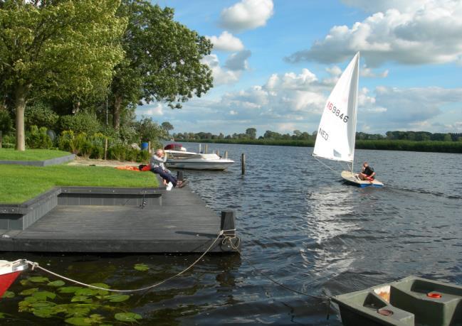 2.4 KLP Damwanden en Combi-damwanden 2.4.1 Inleiding De KLP -V Glasvezelversterkte Damwand bestaat uit vol massieve veer-en-groef planken.