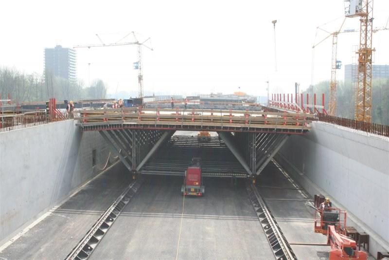 6. Tunnelmond Noord Wat zijn de afspraken? De minister realiseert aan de noordzijde van de landtunnel een gebogen tunnelmond. Wat is de stand van zaken? De gebogen tunnelmond is gerealiseerd. 7.