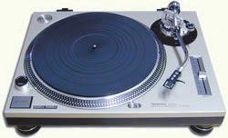 4x Eneloop 2500 mah ba erijen) 6,00 DJ GEAR / DIVERSE GELUIDSAPPARATUUR DJ GEAR Pioneer CDJ-2000NXS2 Professionele Media Player (o.a. USB/CD/DVD audio/sd), in case 60,00 Pioneer CDJ-2000NXS Professionele Media Player (o.