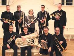 MUZIEK 250 jaar MORAVIAN BRASS BIOGRAFIE Moravian Brass is een internationaal ensemble van tien koperblazers, bevlogen beroepsmusici en enthousiaste amateurmusici, onder leiding van Jens Bauer