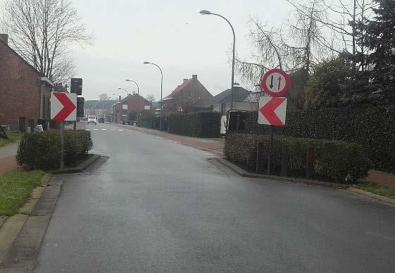 De toegangen tot verblijfsgebieden worden geaccentueerd met poorten om een automobilist te attenderen op het feit dat hij een verblijfsgebied binnen rijdt waar andere gedragsregels gelden.