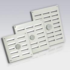 167 x 167 mm 167 x 167 mm 167 x 167 mm 245 x 280 mm 304 304 304 304 304 Bouwproducten Ventilatie Plintroosters Plintrooster Plintrooster, inclusief 2 schuifjes met vertanding voor montage P.V.C.