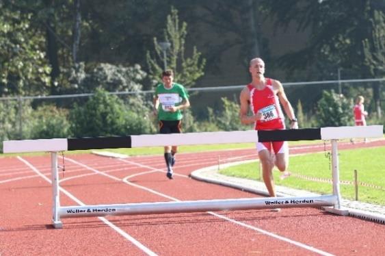 met vaste horde voor de steeplechase.