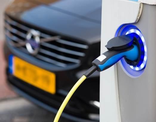 Heeft u een elektrische auto, maar geen mogelijkheid deze op te laden bij uw eigen woning? U kunt bij de gemeente een verzoek indienen voor een openbare oplaadpaal. Een oplaadpaal heeft 2 laadpunten.